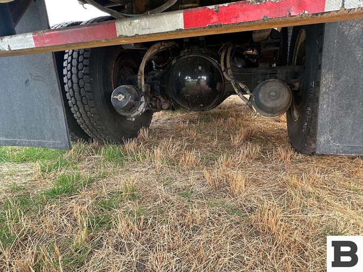 2000-peterbilt-grain-truck---lewiston,-id-image-25