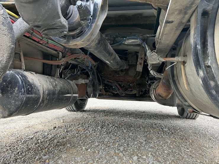 2013-freightliner-cascadia-image-99