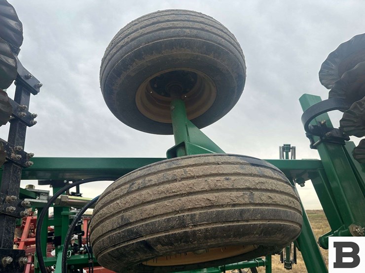 great-plains-2400tm-image-53