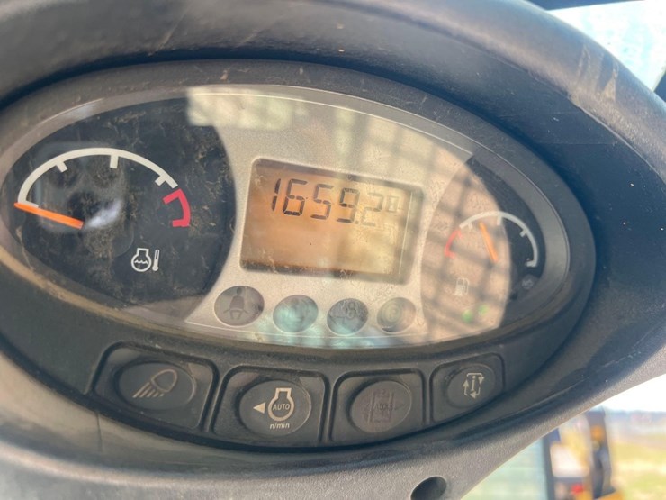 2022-bobcat-s770-image-26