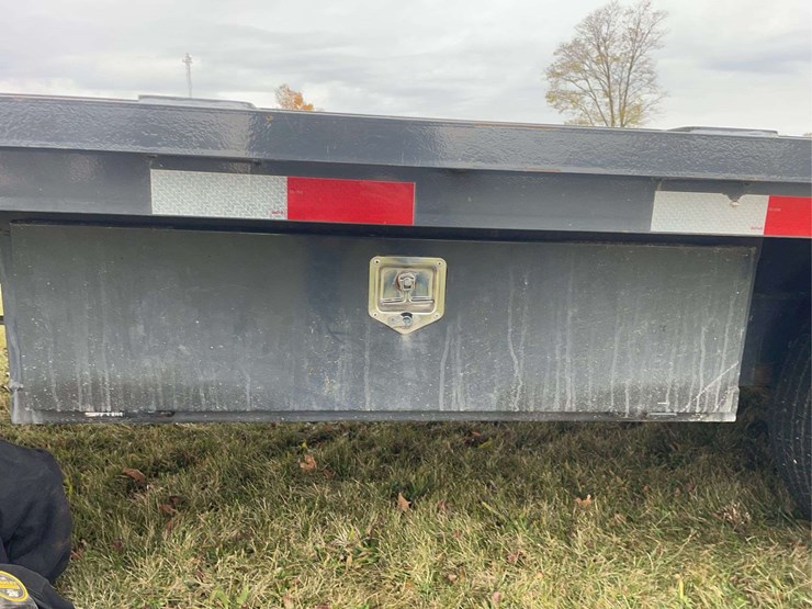 lamar-36’-gooseneck-trailer-image-18