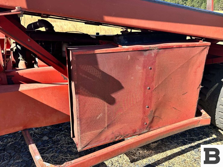 new-holland-1068-image-26