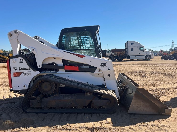 2021-bobcat-t870-image-5