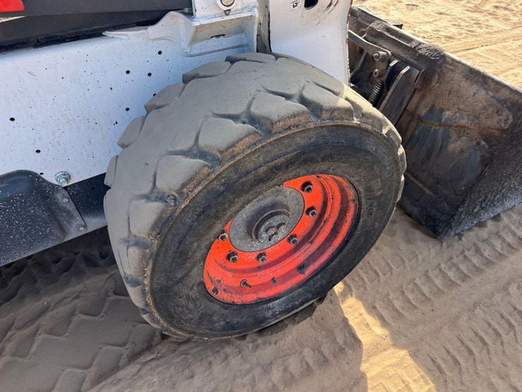 2022-bobcat-s740-image-12