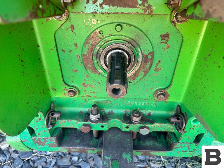 1993-john-deere-7600-image-37