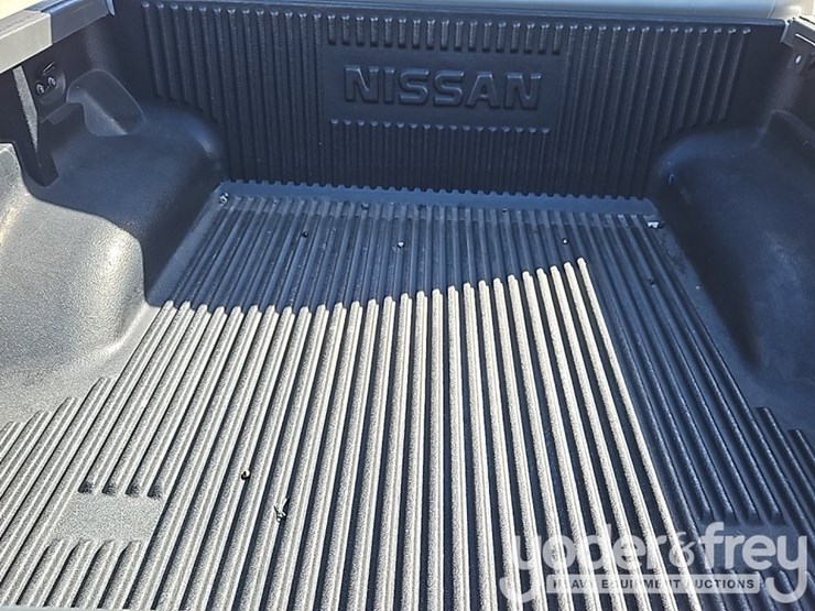 2016-nissan-frontier-image-16