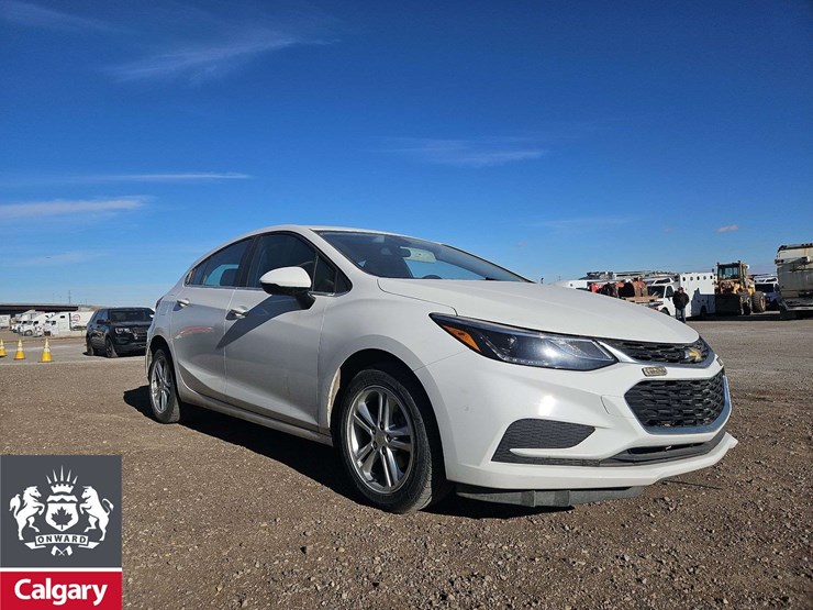 2018-chevrolet-cruze-lt-4dr-hatchback-image-2