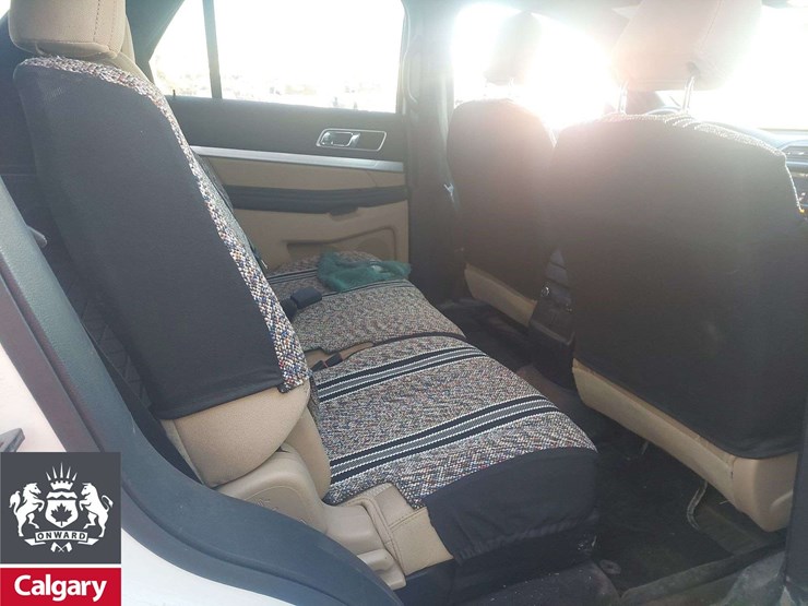 2016-ford-explorer-image-12