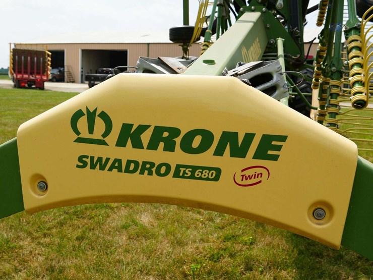 krone-swadro-twin-rotary-hay-rake-image-14