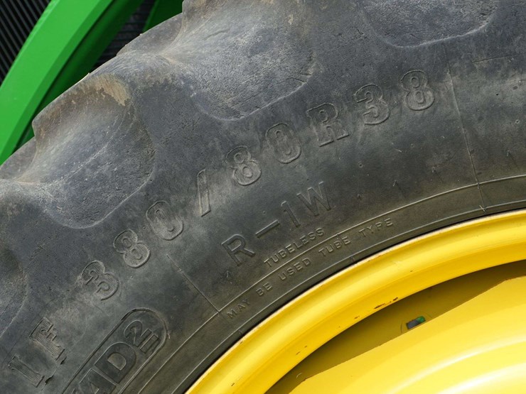 2011-john-deere-8285r-image-52