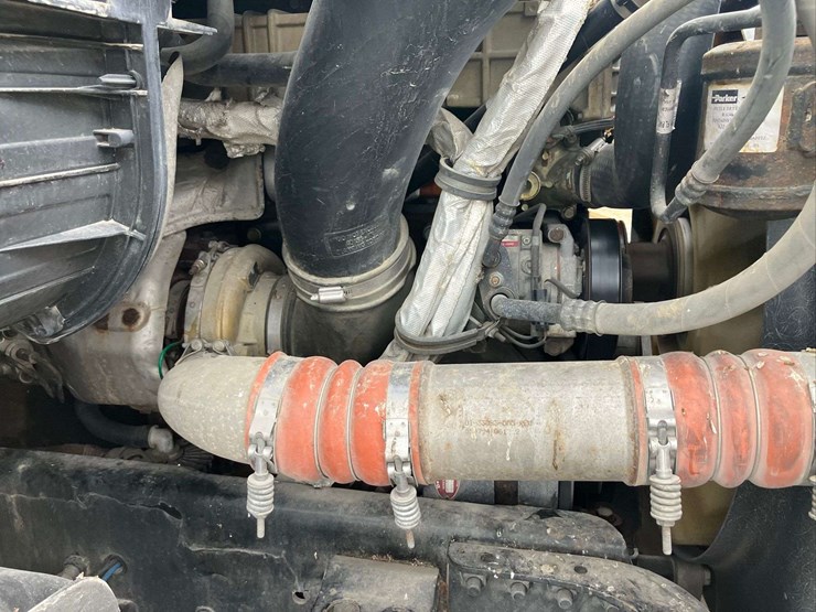 2013-freightliner-cascadia-image-89