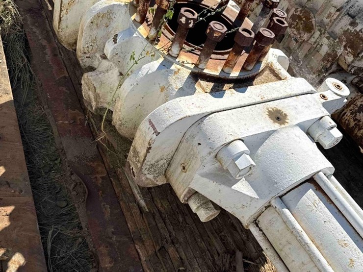 13-5/8-single-ram-bop-image-1