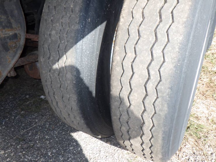 2012-utility-4000d-x-image-30