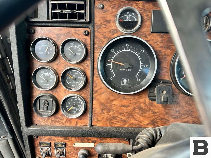 2000-kenworth-t800-image-75