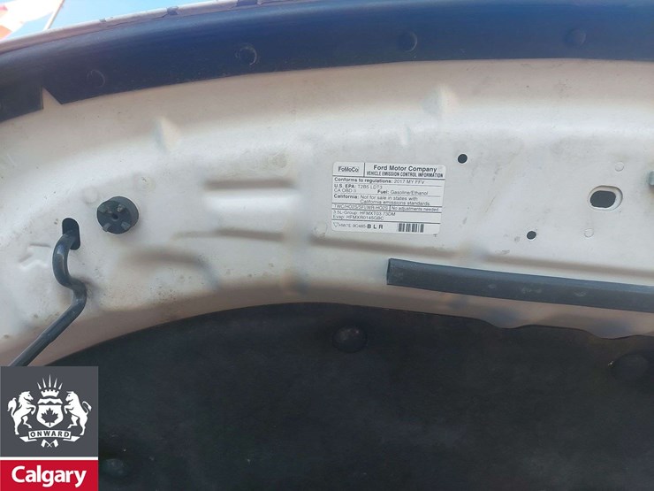 2017-ford-explorer-image-16