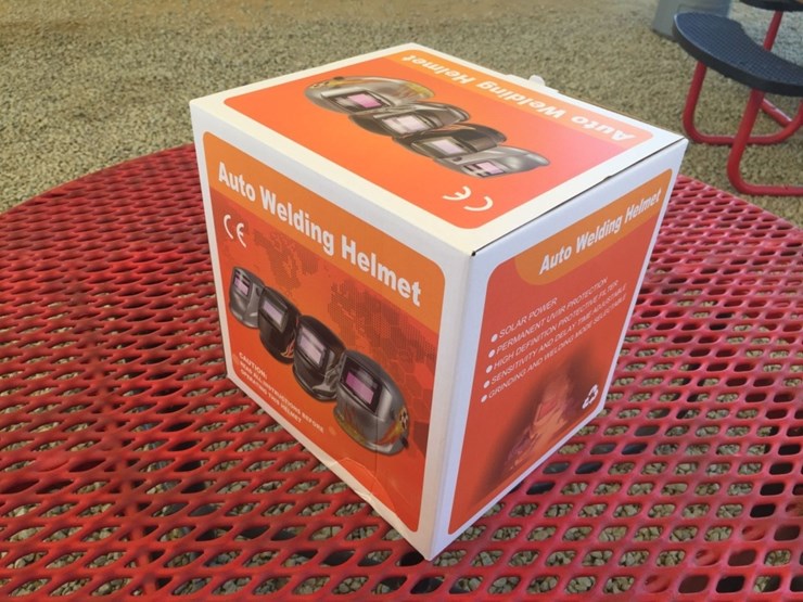 unused-auto-darkening-welding-helmet.-image-2