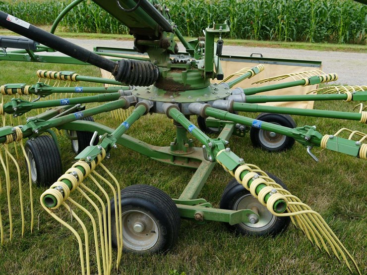 krone-swadro-twin-rotary-hay-rake-image-29