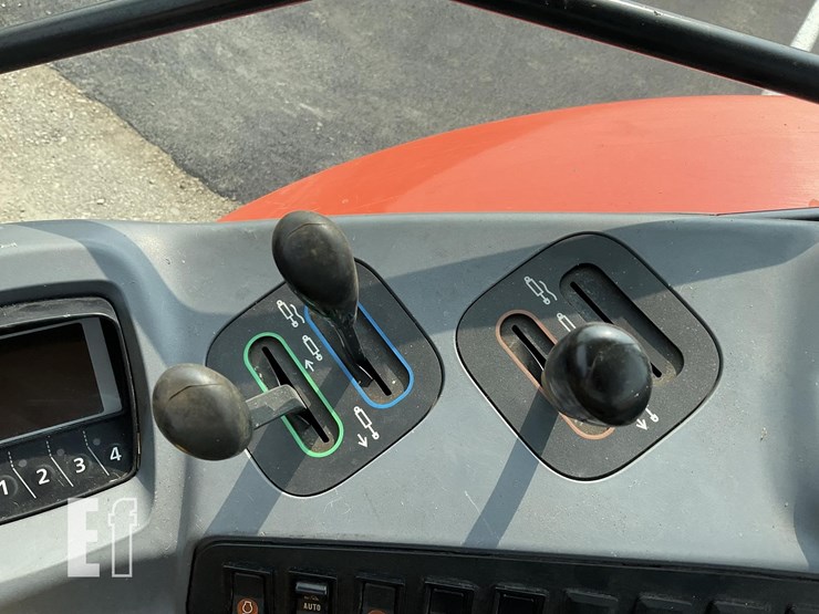 2015-kubota-m6-111-image-23