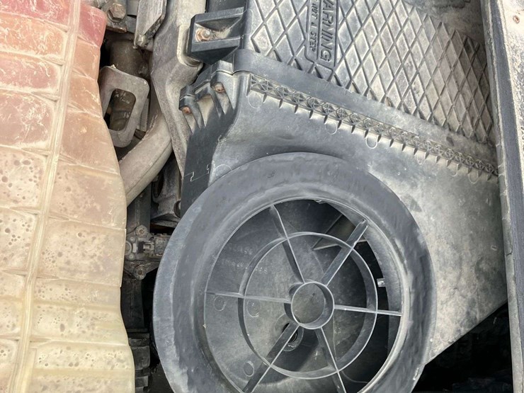 2013-freightliner-cascadia-image-62