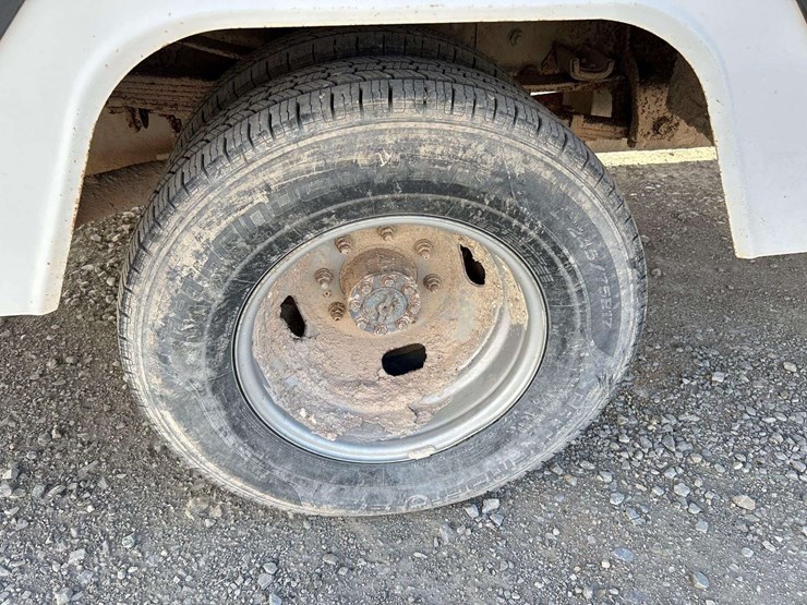 2015-ford-f350-image-28