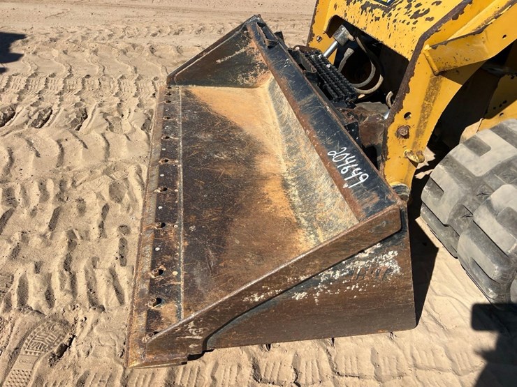 2015-caterpillar-289d-image-9