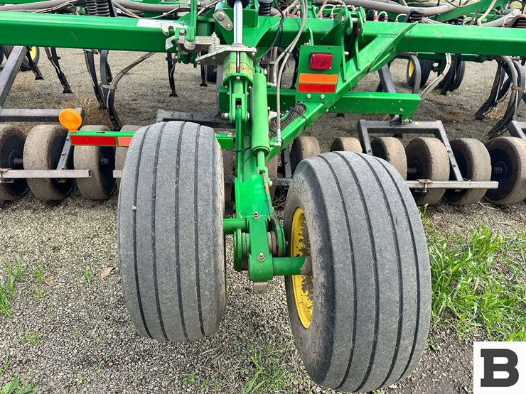 john-deere-1830-image-29