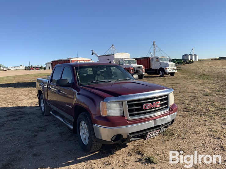 2008-gmc-sierra-4x4-pickup-image-3