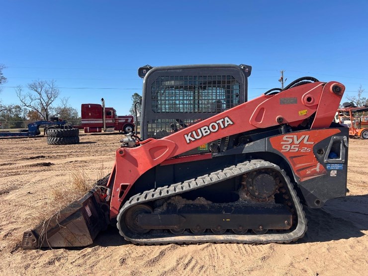 2019-kubota-svl95-2s-image-1