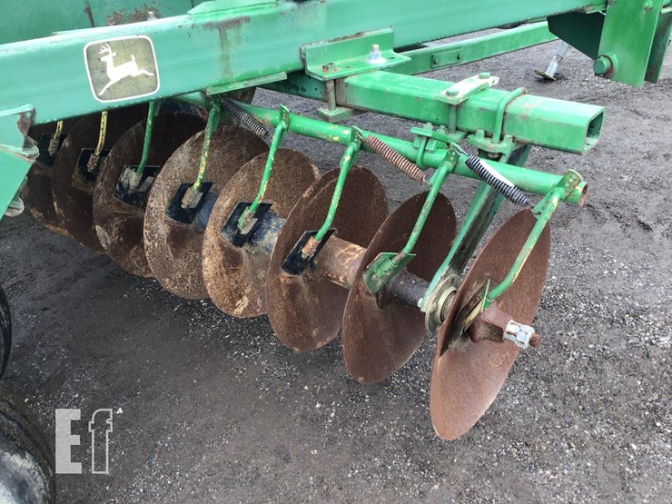 john-deere-230-image-9