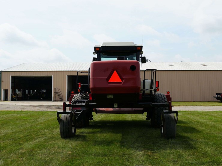 hesston-8550s-self-propelled-mower-conditioner-image-7