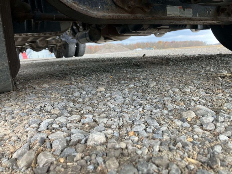 2013-freightliner-cascadia-image-95