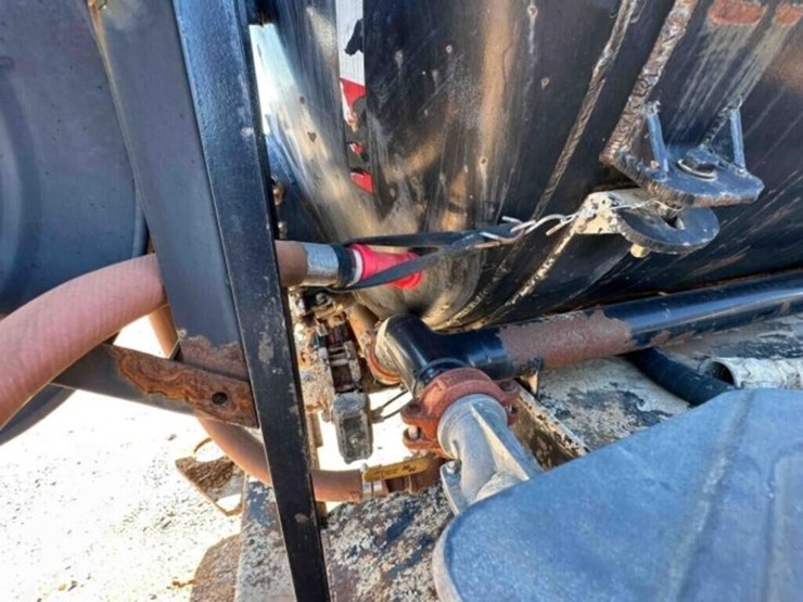 1996-freightliner-bobtail-water-truck-image-29