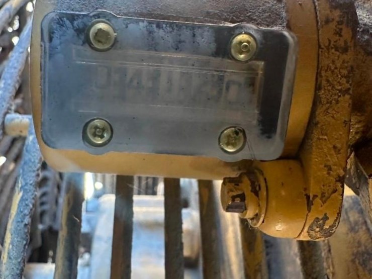 caterpillar-d379-image-8