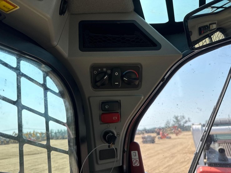 2023-caterpillar-259d3-image-26