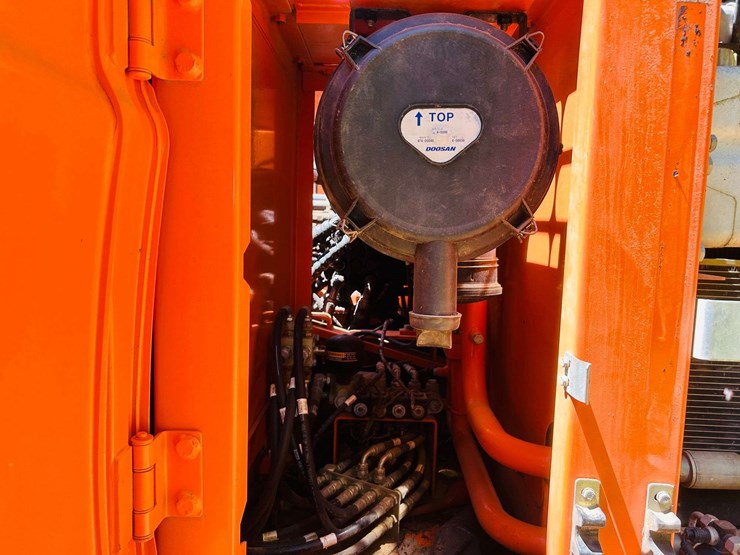 2010-doosan-dx180-lc-image-76