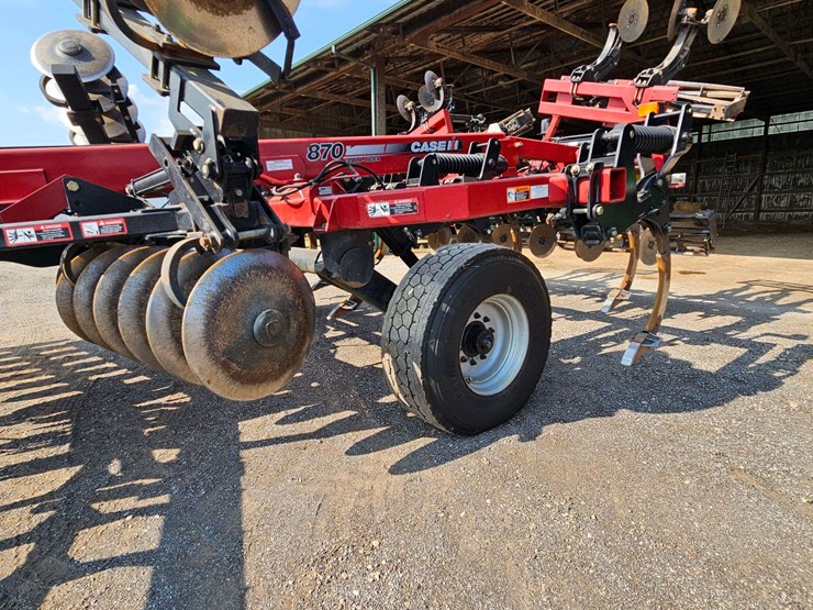 case-870-disk-chisel-plow-image-12