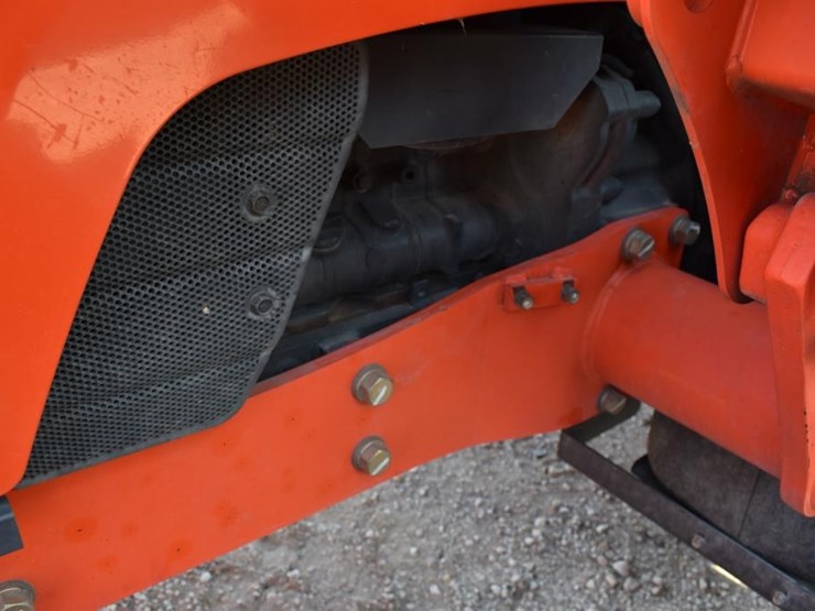 kubota-la1153-image-9