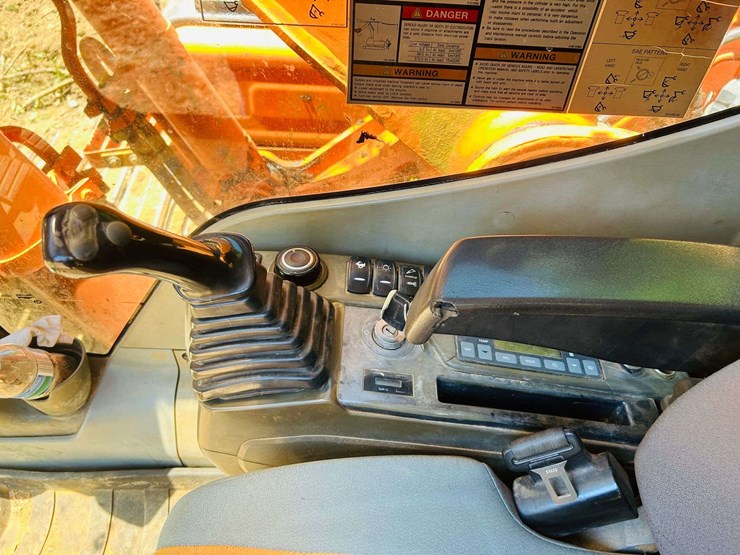 2010-doosan-dx180-lc-image-81