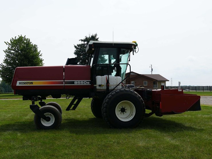 hesston-8550s-self-propelled-mower-conditioner-image-4