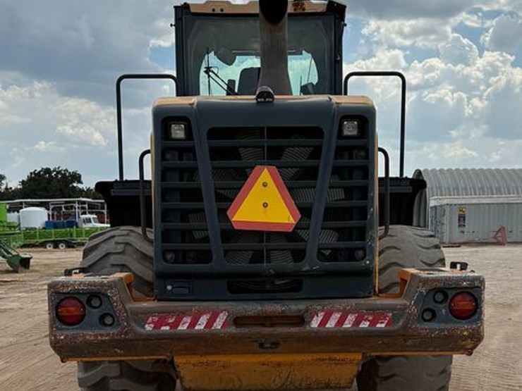 2011-hyundai-hl760-9-image-6