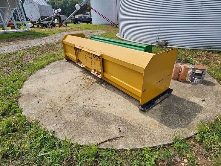 snow-plow-for-skid-steer-image-4