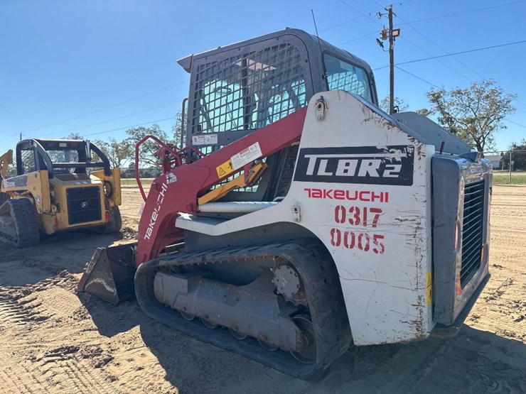 2021-takeuchi-tl8r2-image-8