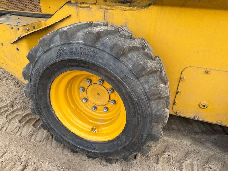 2022-deere-330g-image-12