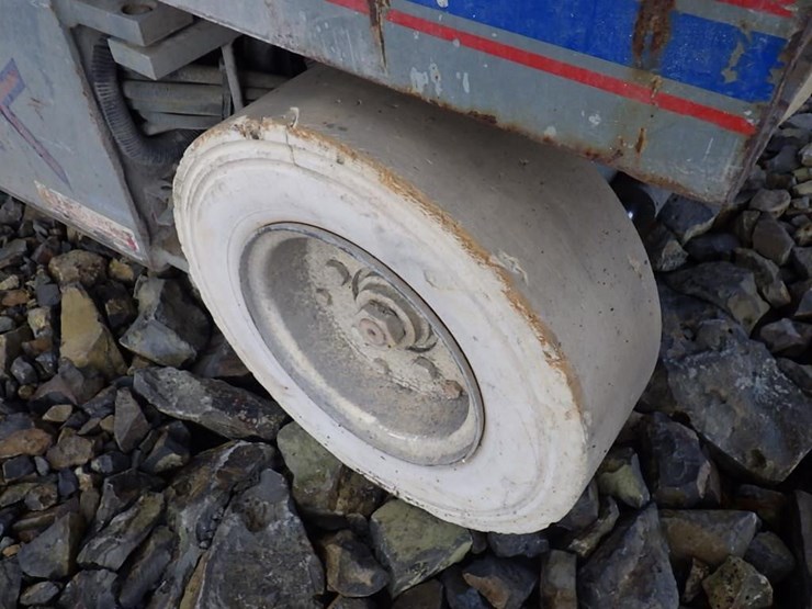 1995-skyjack-sjiii3220-image-15