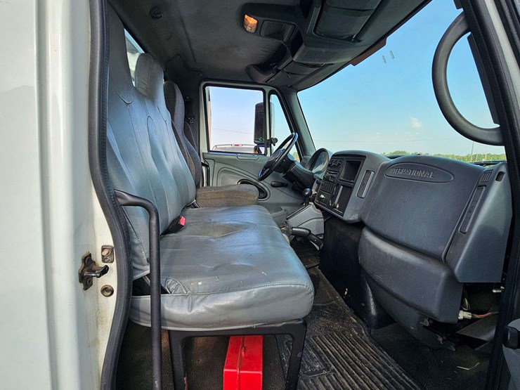 2003-international-4200-image-25