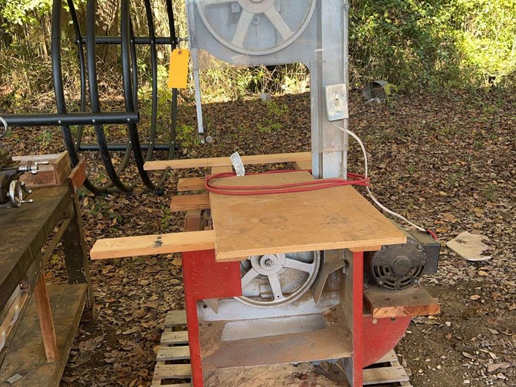 vertical-band-saw,-leland-faraday-image-1
