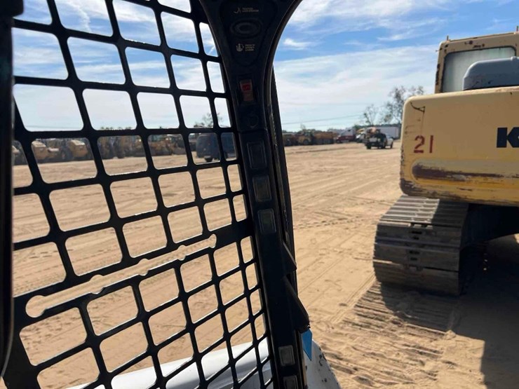 2017-bobcat-s770-image-27