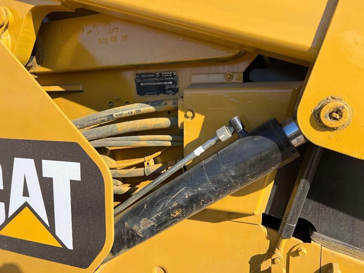 2019-caterpillar-299d2-xhp-image-15
