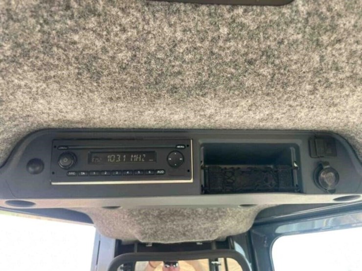 2019-deere-750k-lgp-image-31