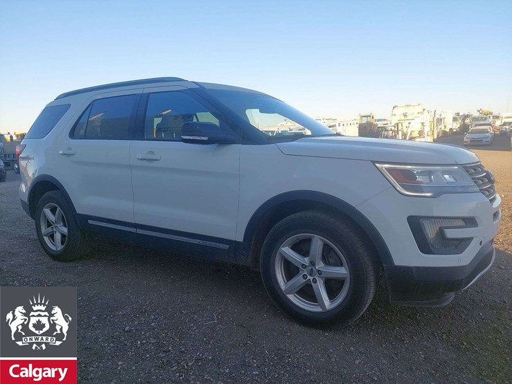 2016-ford-explorer-image-5